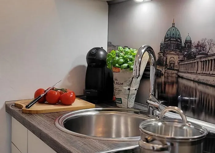 Berlin-oase - Schnuckelige An Der Grenze Zu Berlin